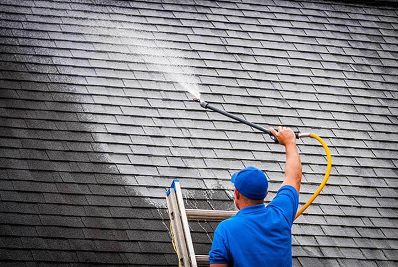 Top 3 reasons to keep your roof clean